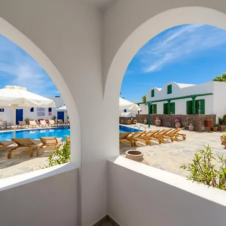 Mathios Hotel Akrotiri (Santorini)